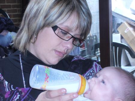 le meilleur moment de la journée le bib avec maman